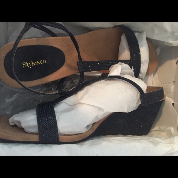 NWT Navy Style & Co Sandal 11 - Picture 2 of 9